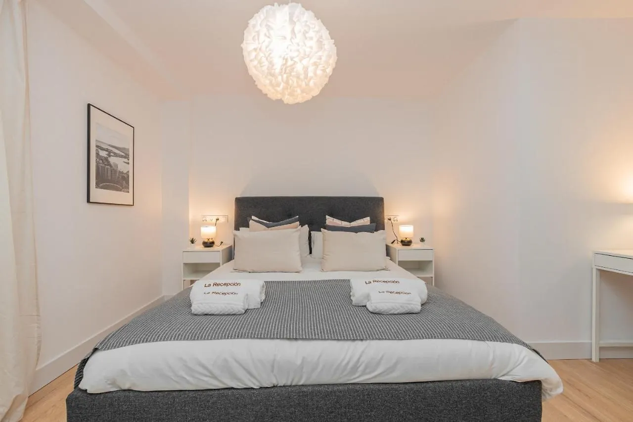 C26 Gorgeous 4 Bdrm Apartament In Plaza Uncibay Málaga 0*,