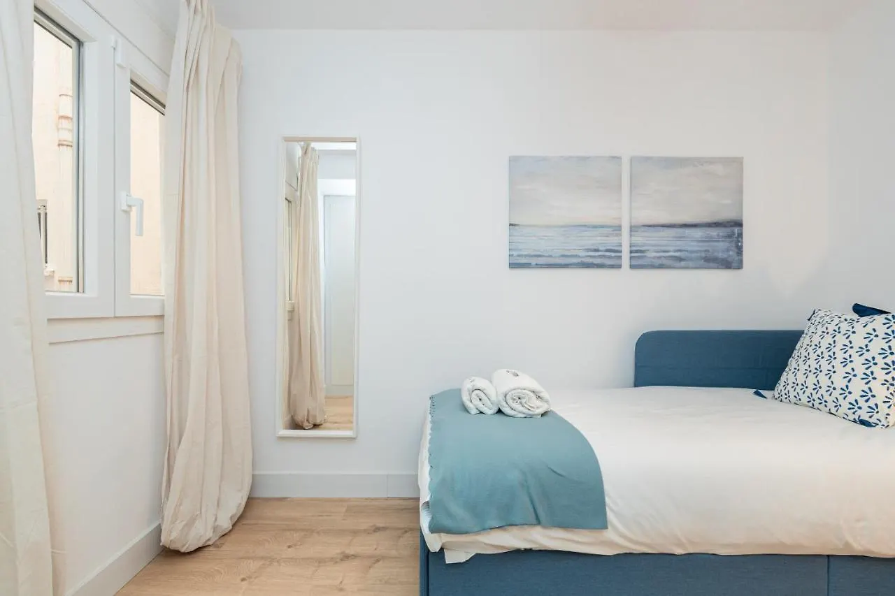 C26 Gorgeous 4 Bdrm Apartament In Plaza Uncibay Malaga