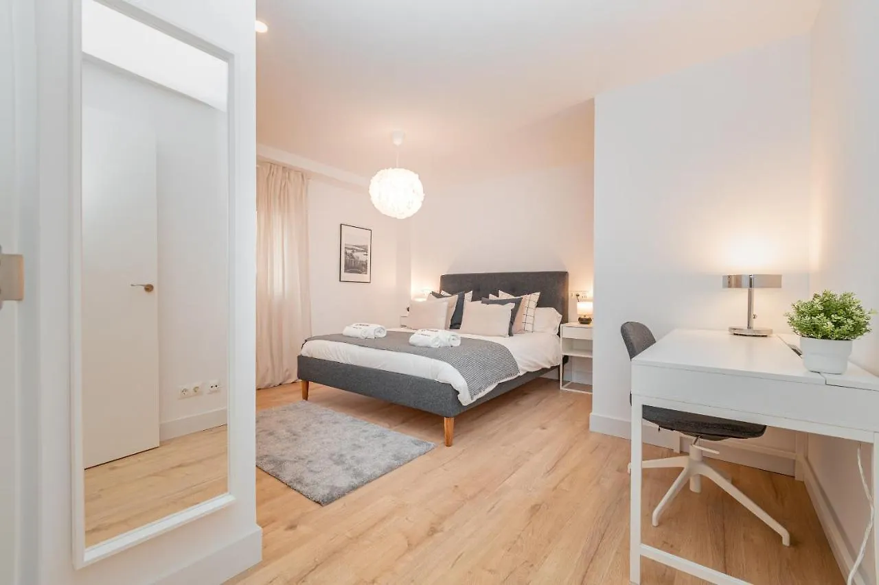 C26 Gorgeous 4 Bdrm Apartament In Plaza Uncibay Malaga Apartment