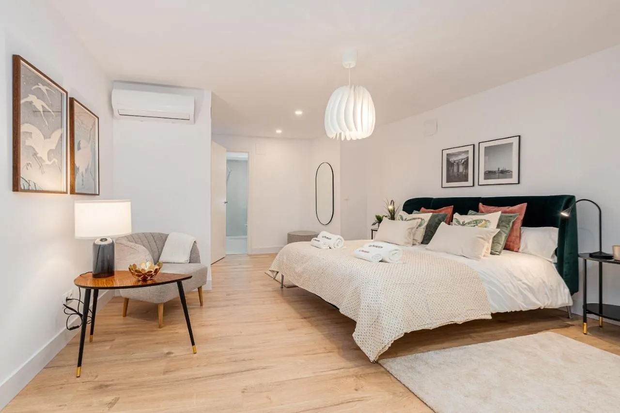 C26 Gorgeous 4 Bdrm Apartament In Plaza Uncibay Malaga Apartment